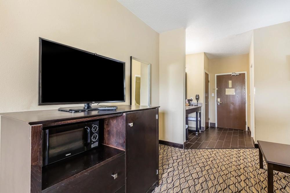 Comfort Inn & Suites Crystal Inn Sportsplex Gulfport Bagian luar foto