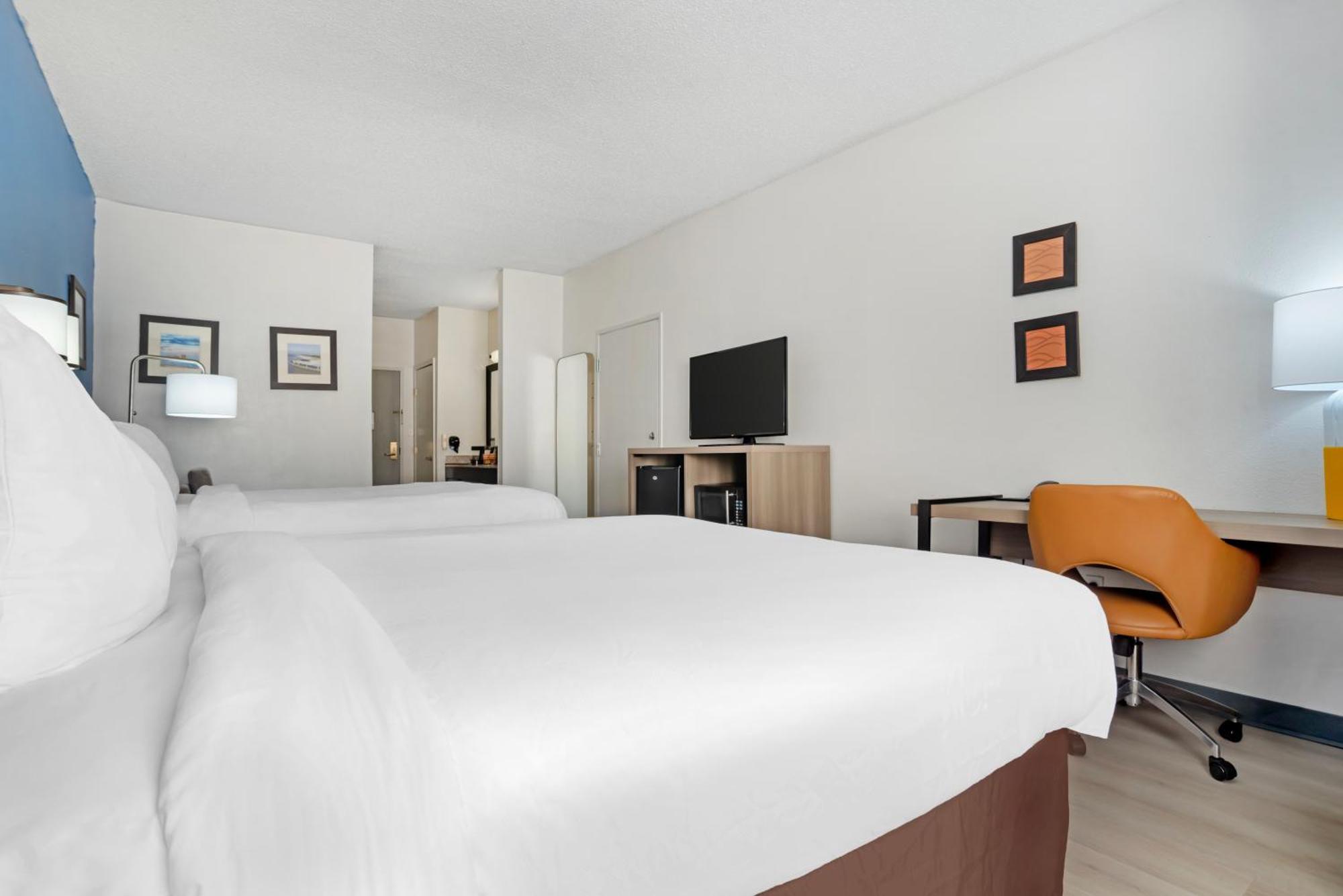 Comfort Inn & Suites Crystal Inn Sportsplex Gulfport Bagian luar foto