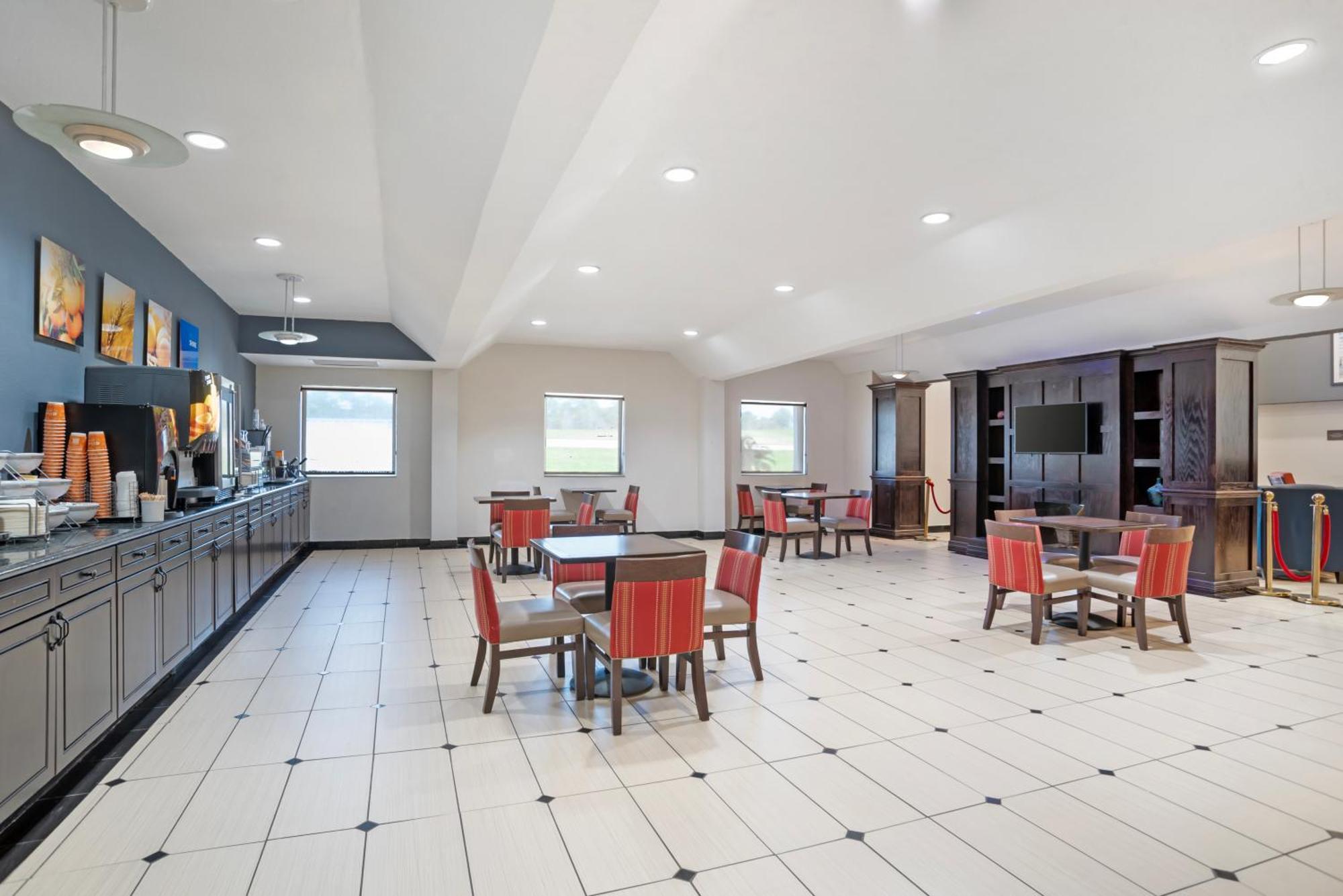 Comfort Inn & Suites Crystal Inn Sportsplex Gulfport Bagian luar foto