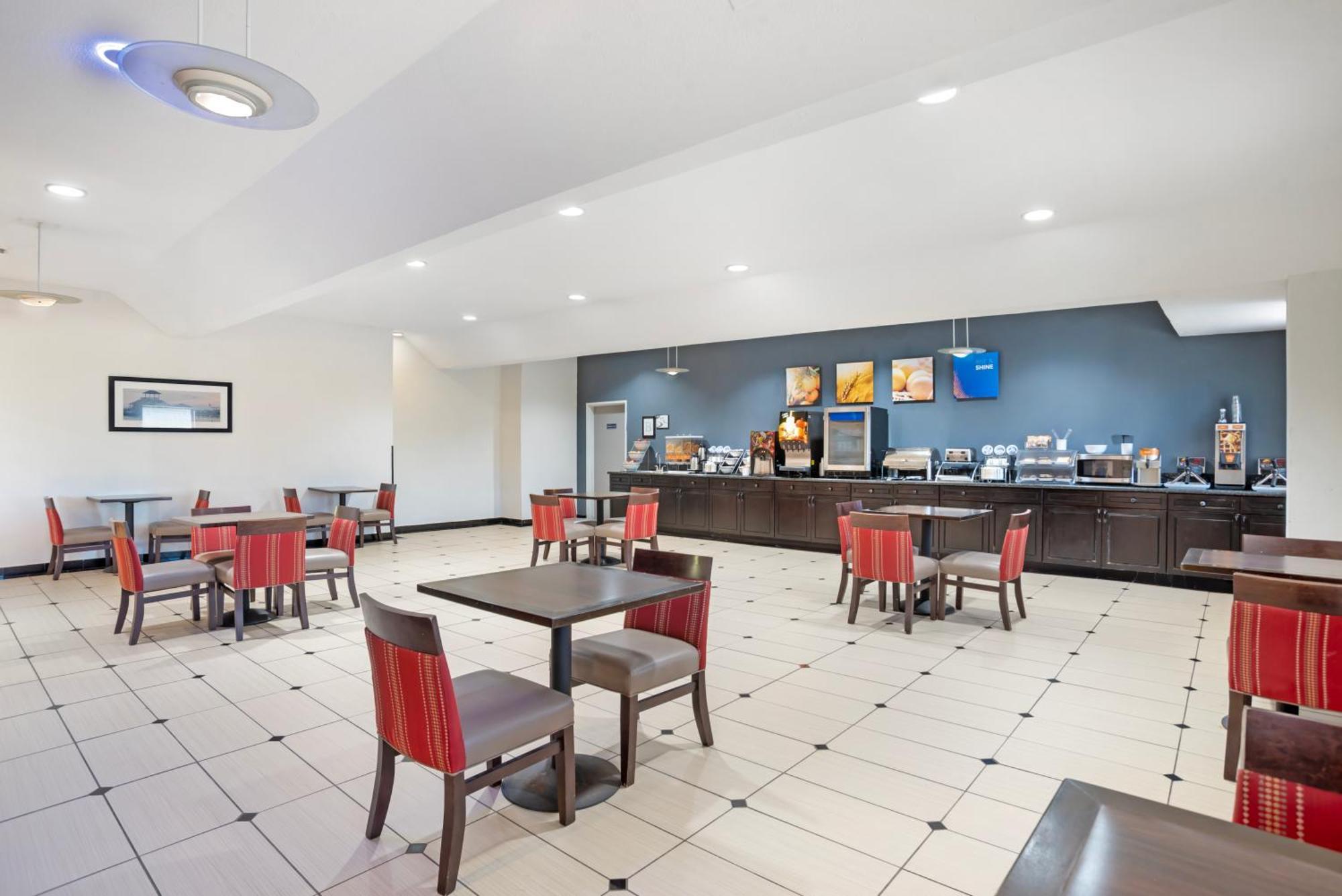 Comfort Inn & Suites Crystal Inn Sportsplex Gulfport Bagian luar foto