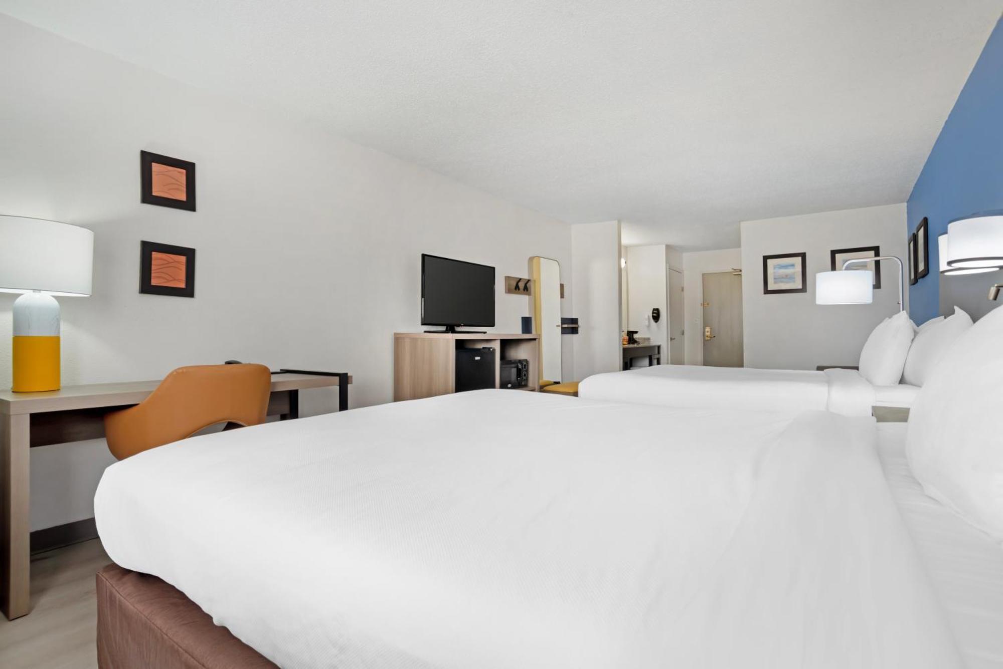 Comfort Inn & Suites Crystal Inn Sportsplex Gulfport Bagian luar foto