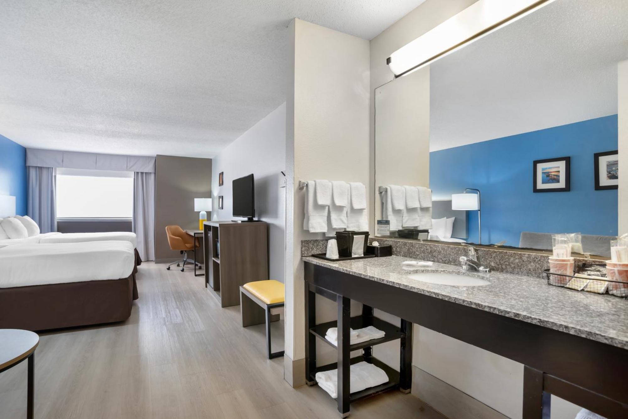Comfort Inn & Suites Crystal Inn Sportsplex Gulfport Bagian luar foto