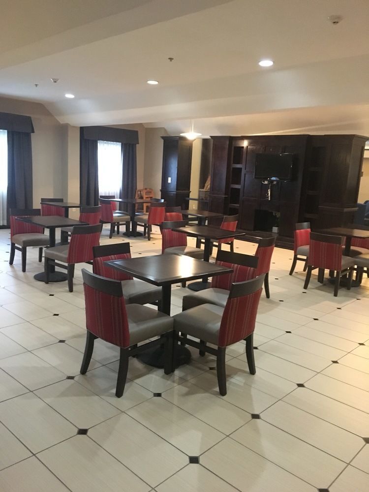 Comfort Inn & Suites Crystal Inn Sportsplex Gulfport Bagian luar foto